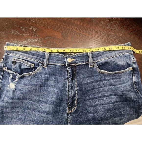 Judy Blue Boyfriend Fit Jeans Size 22w Plus Women Mid Wash High Rise distressed - Picture 11 of 11